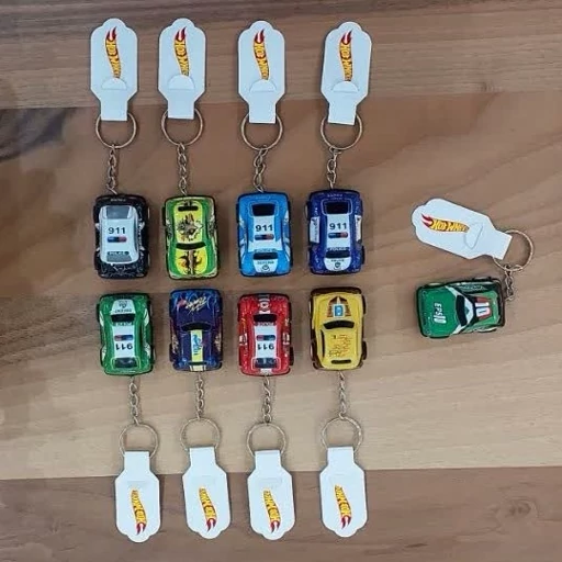 جاکلیدی جا سوئیچی ماشین اسباب بازی کوچک- فروشگاه میس پارلا